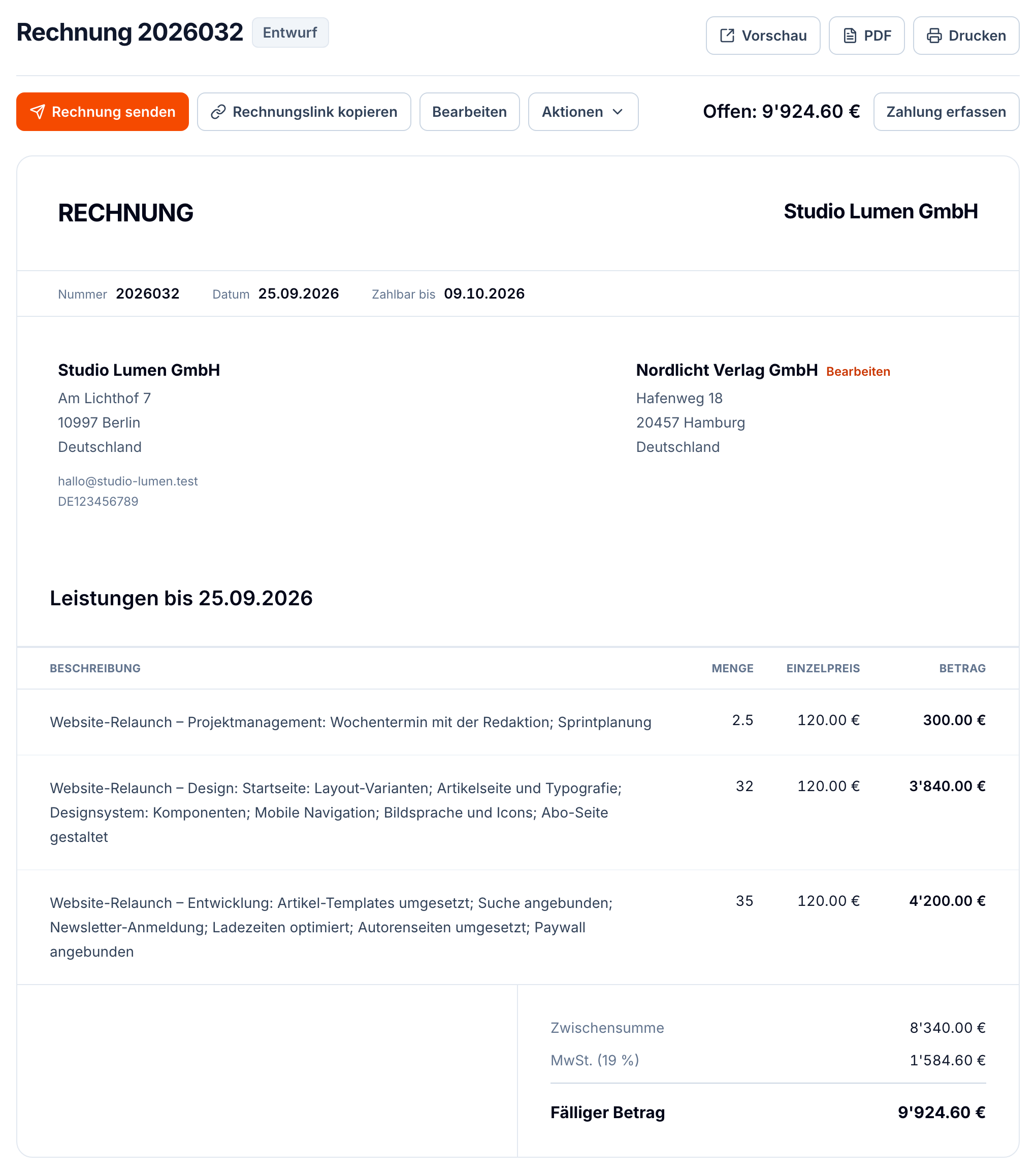 Ein Rechnungsentwurf in buezli.app mit Stunden, gruppiert nach Aufgabe